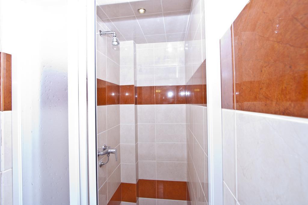 Andrassy Apartment With Inside Parking Budapest Exterior photo