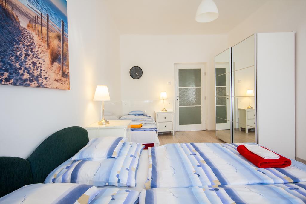 Andrassy Apartment With Inside Parking Budapest Exterior photo