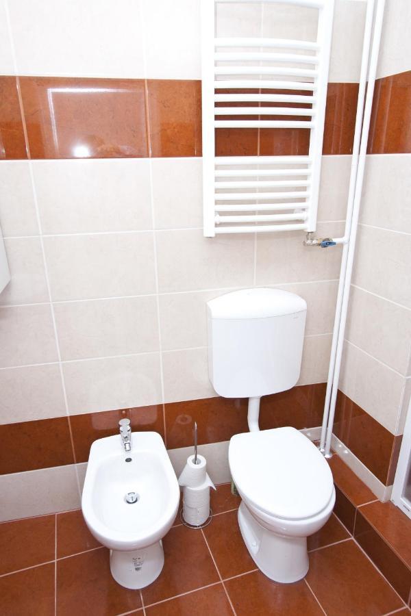 Andrassy Apartment With Inside Parking Budapest Room photo